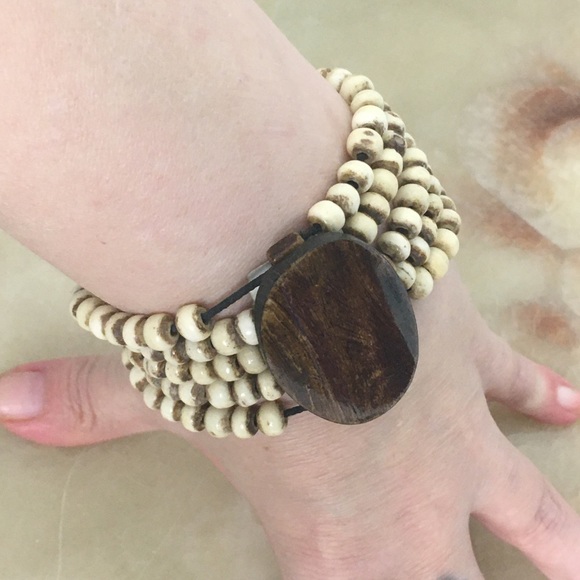 NWT 5 strand beaded bracelet shell and wood - Picture 2 of 8